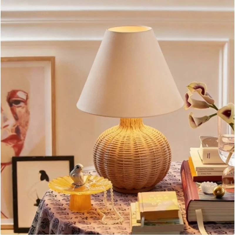 Lampe de table en rotin vintag - Desk Setup Japan avis et prix